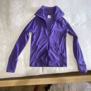 Nike Purple Athletic Jacket with High Collar and Fitted Silhouette